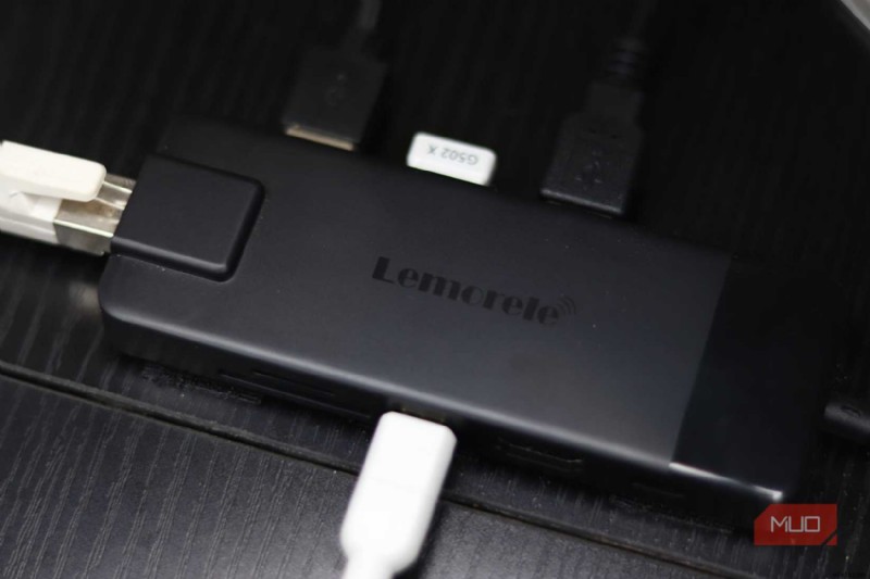 Tăng cường công việc từ xa:Các phụ kiện USB-C phải có để tăng năng suất cho quán cà phê 