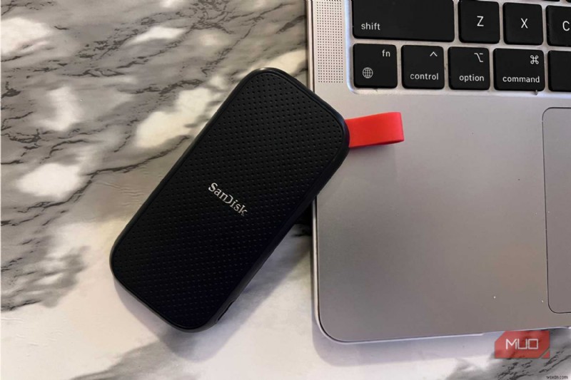 Tăng cường công việc từ xa:Các phụ kiện USB-C phải có để tăng năng suất cho quán cà phê 