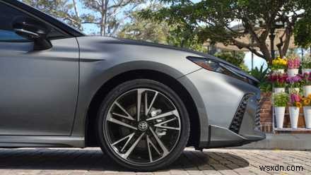SUV Subaru vượt trội hơn Toyota Camry về tổng chi phí sở hữu 