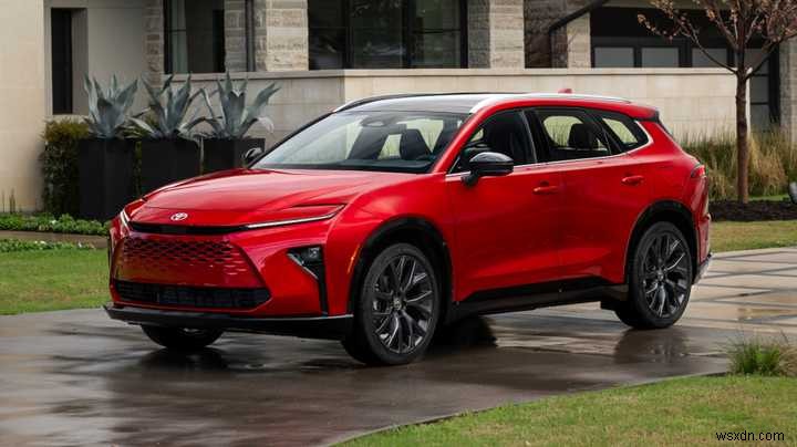 Toyota Crown Signia:Hai phiên bản trang bị chứng tỏ sự sang trọng mà không cần quá mức cần thiết 