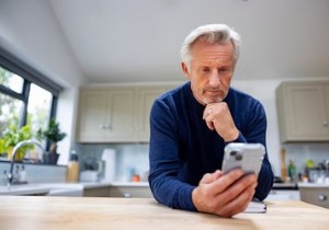 Cách ghi lại màn hình iPhone của bạn trong vài phút 