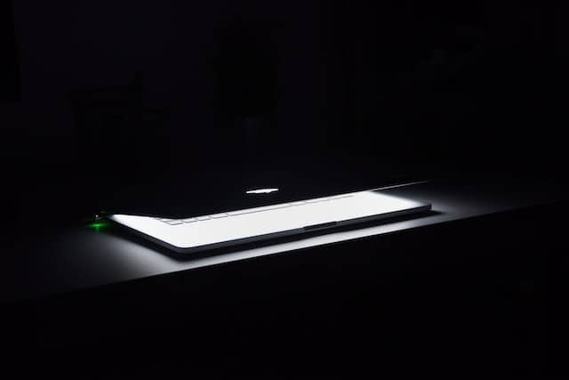 MacBook Pro vs Air:Tại sao Pro đánh bại Air về sức mạnh và hiệu suất 