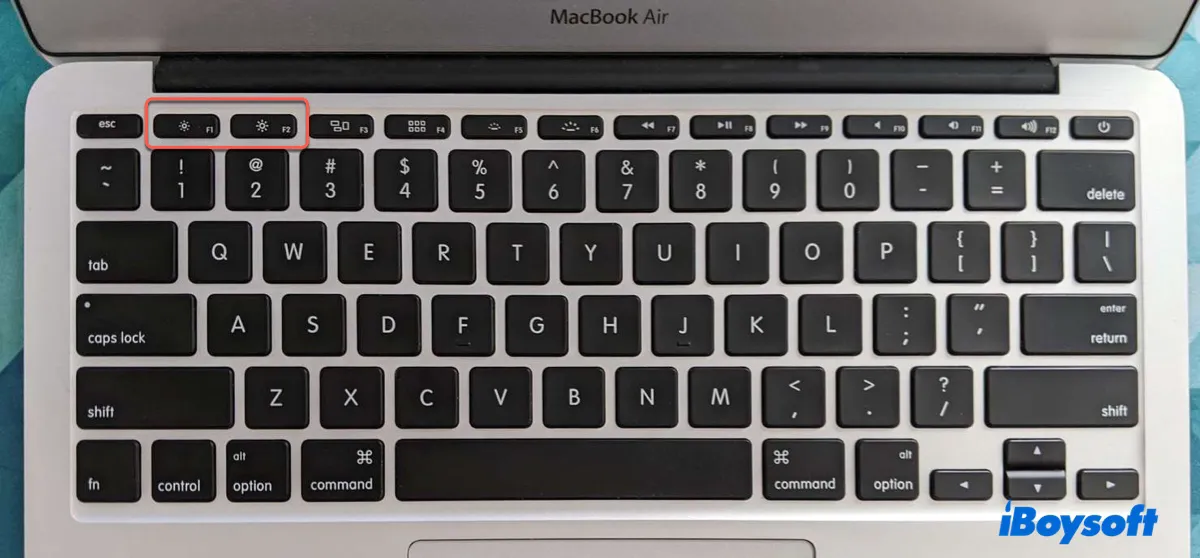 Màn hình MacBook chuyển sang màu đen khi vẫn đang chạy:Nguyên nhân &giải pháp