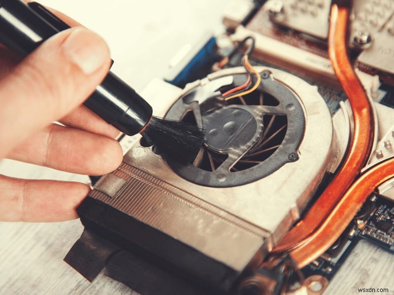 Loại bỏ tiếng ồn và bụi tích tụ của quạt PC:Cách khắc phục từng bước 