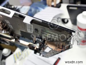Hướng dẫn sửa chữa HP Pavilion DV6‑3000:Thay vỏ dưới để giải quyết vấn đề quá nhiệt và nắp 