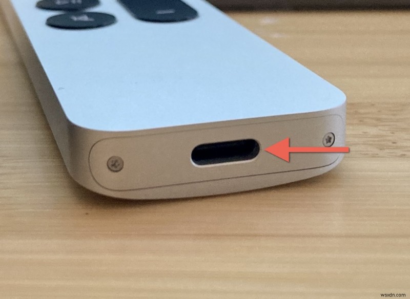 Hướng dẫn từng bước để sạc điều khiển từ xa Apple TV của bạn 