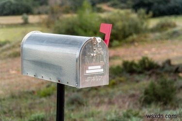 Cách yêu cầu giữ thư USPS:Giữ thư của bạn an toàn khi bạn đi vắng 