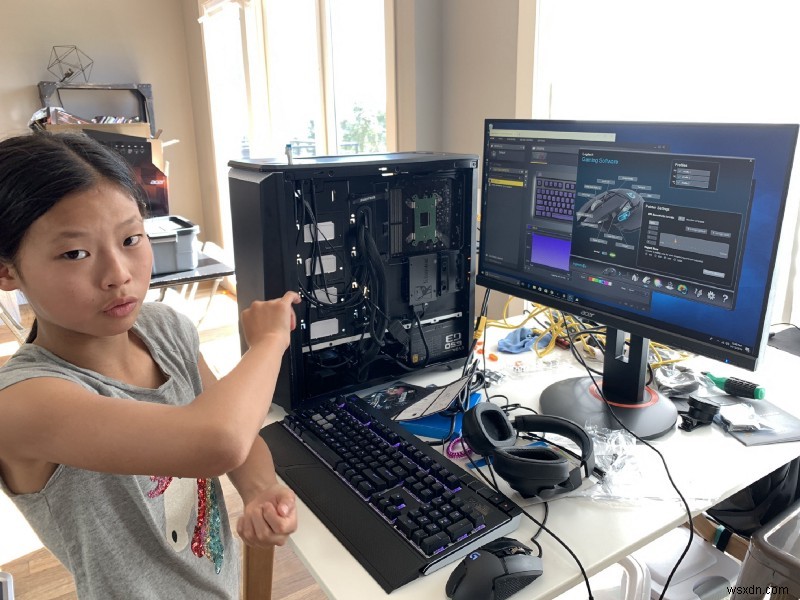 Xây dựng một chiếc PC chơi game Fortnite trị giá 1.001 USD với đứa con 12 tuổi của tôi:Hướng dẫn tự làm từng bước 