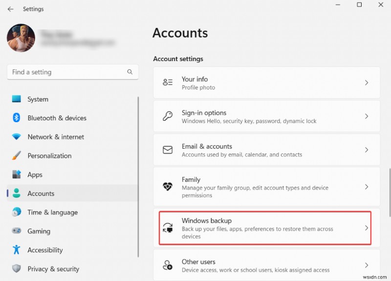 Ngăn Windows 11 tự động thay đổi hình nền màn hình và màn hình khóa của bạn 