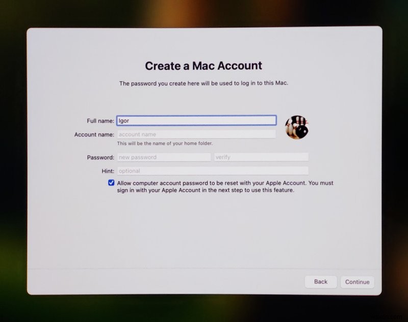 Tại sao Windows 11 nhắc tôi chuyển sang MacBook 