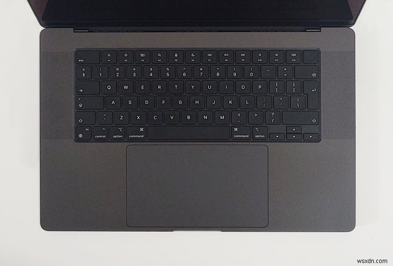 Tại sao Windows 11 nhắc tôi chuyển sang MacBook 