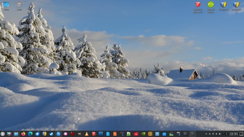 Khám phá những thăng trầm của Slimbook Titan:Hành trình trên máy tính để bàn Linux 
