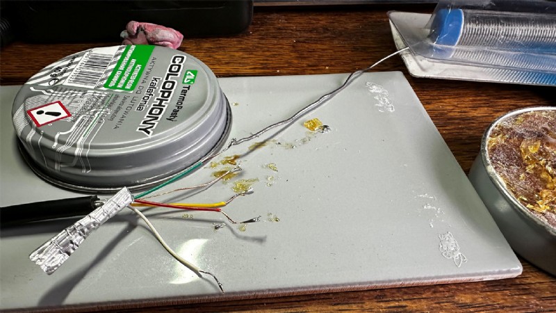 Cách tôi xây dựng Bộ chuyển đổi ADB‑to‑USB có thể định cấu hình để hồi sinh Bàn phím Apple 1990 trên Windows 