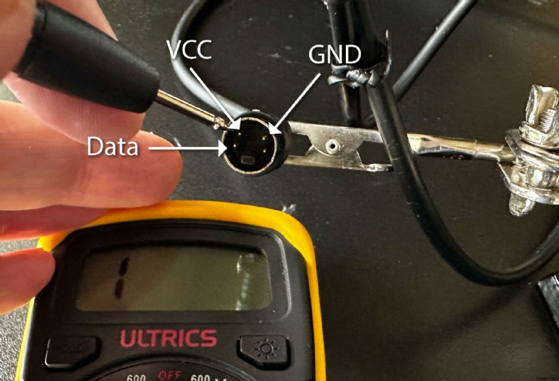 Cách tôi xây dựng Bộ chuyển đổi ADB‑to‑USB có thể định cấu hình để hồi sinh Bàn phím Apple 1990 trên Windows 